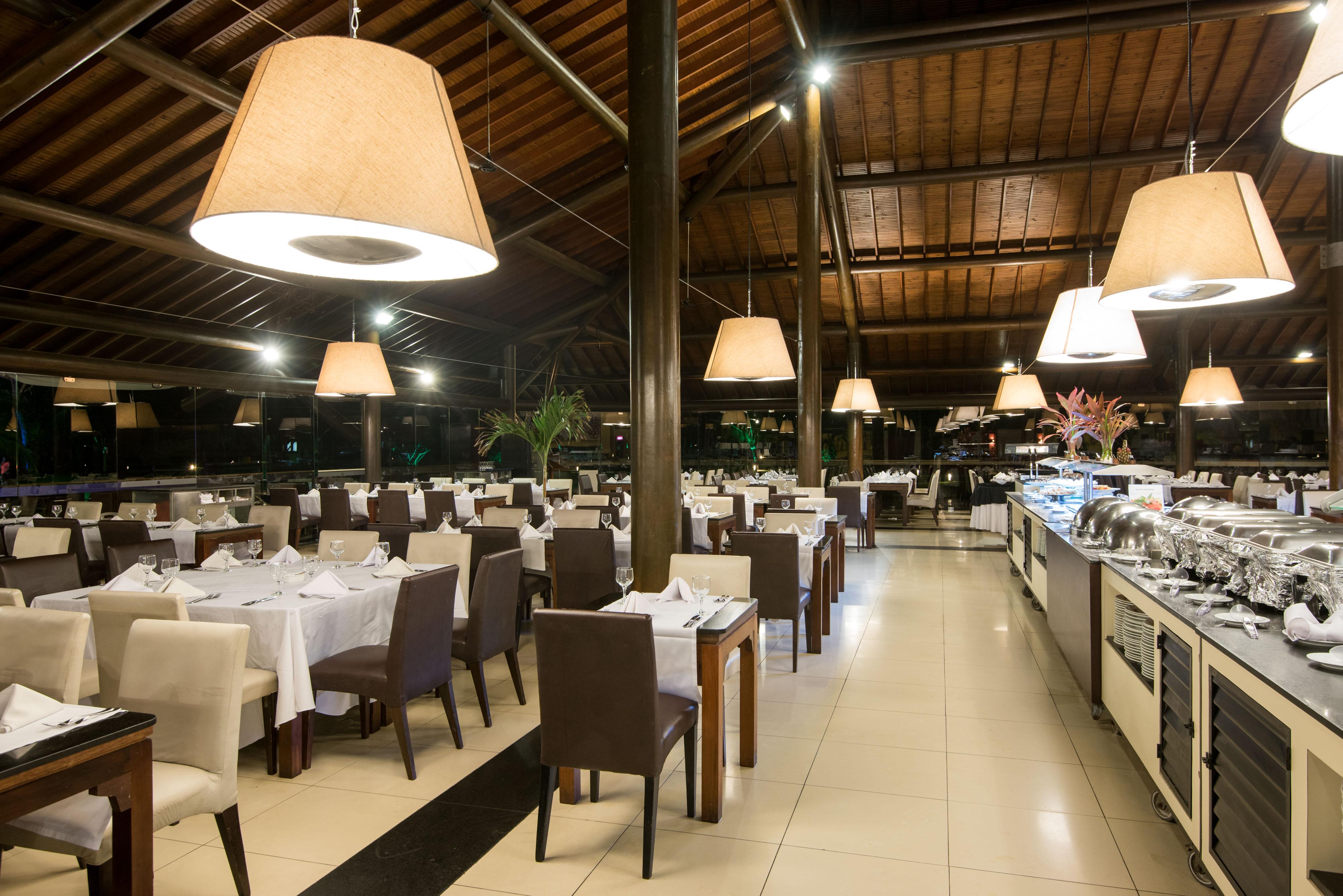 Vila Gale Resort Mares Guarajuba Exterior foto The interior of a typical Brazilian churrascaria